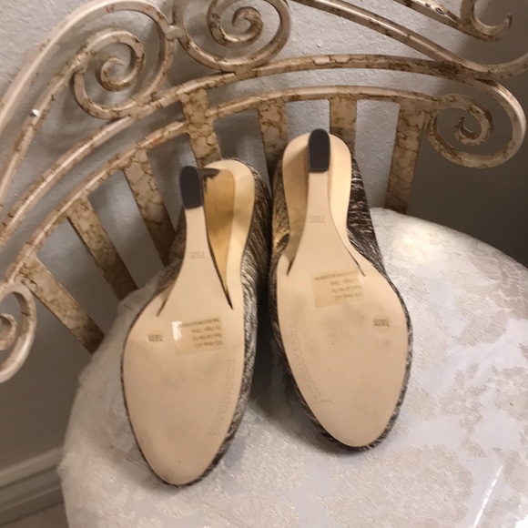 Shoes - Picture 2 of 3